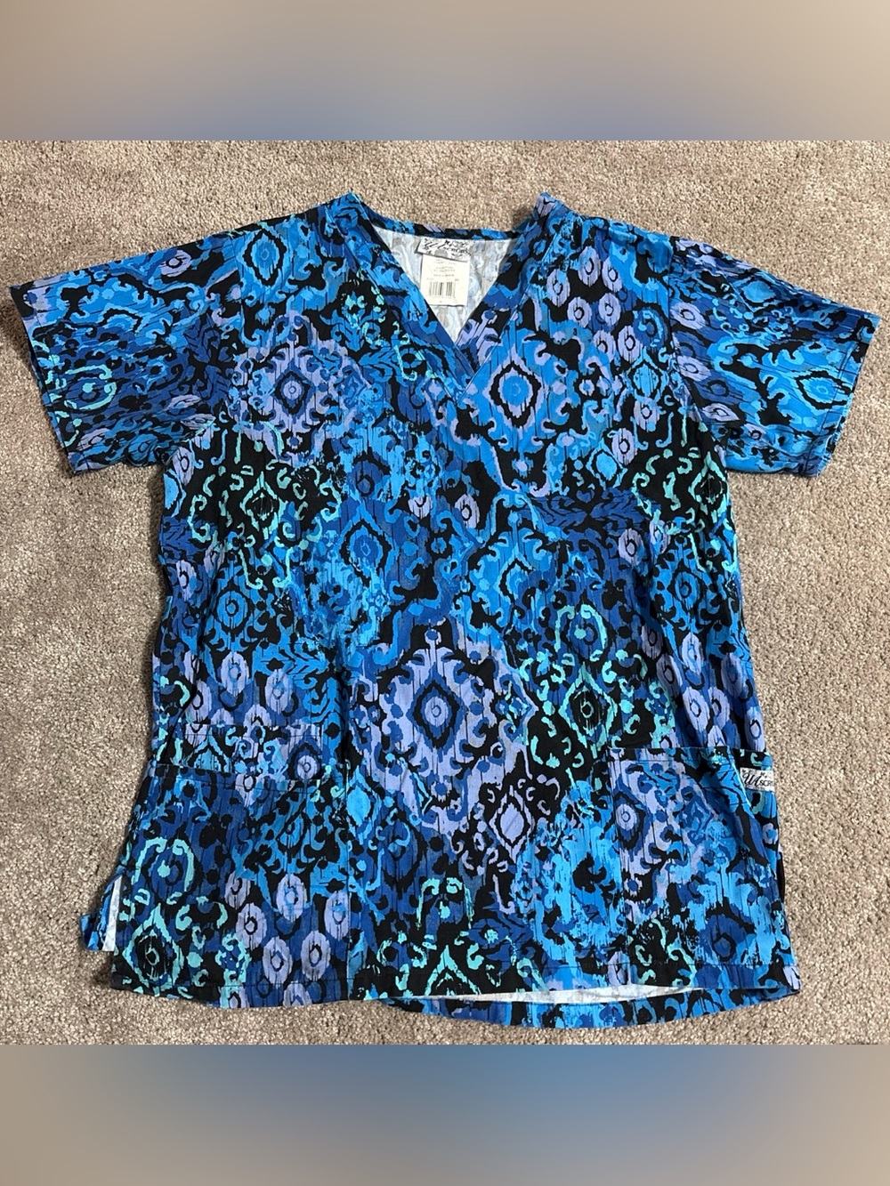 Women’s scrub top